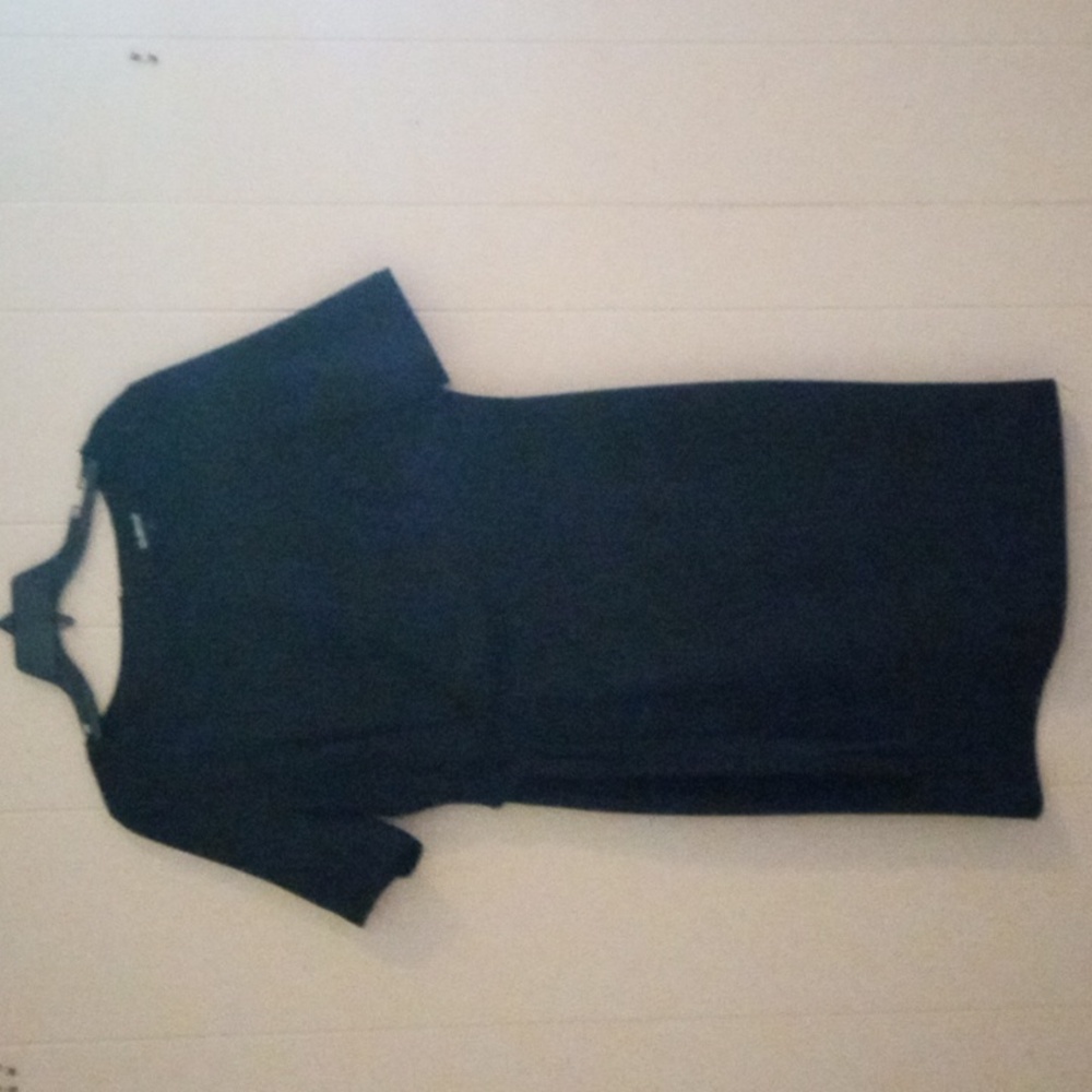 Black dress by Glamour.. Short sleeves, Comfortable!!